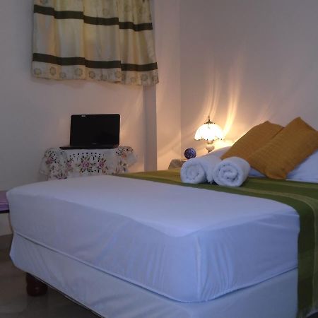 Simmonds Inn Guayaquil Bagian luar foto
