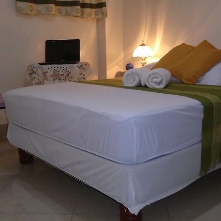 Simmonds Inn Guayaquil Bagian luar foto