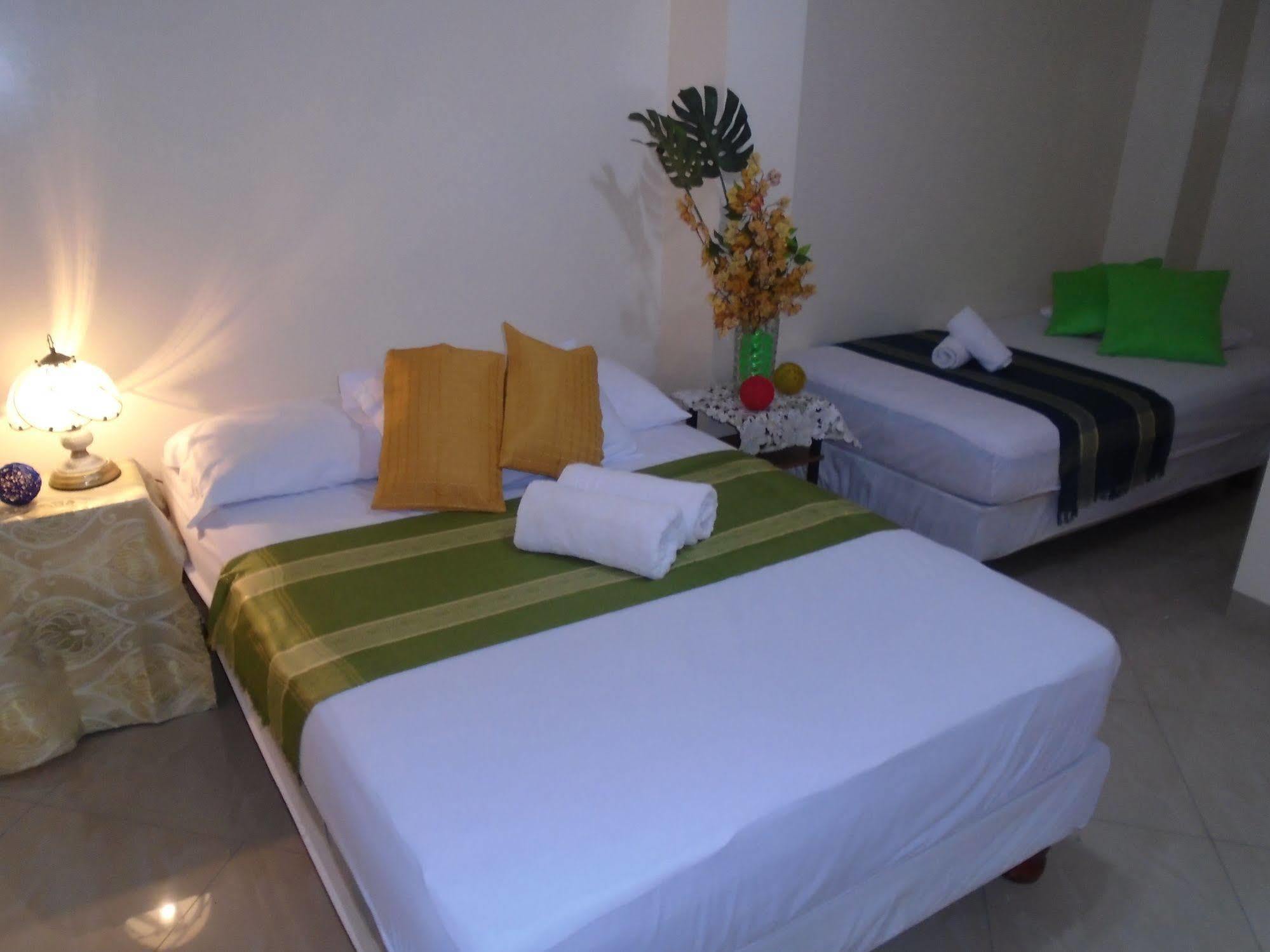 Simmonds Inn Guayaquil Bagian luar foto
