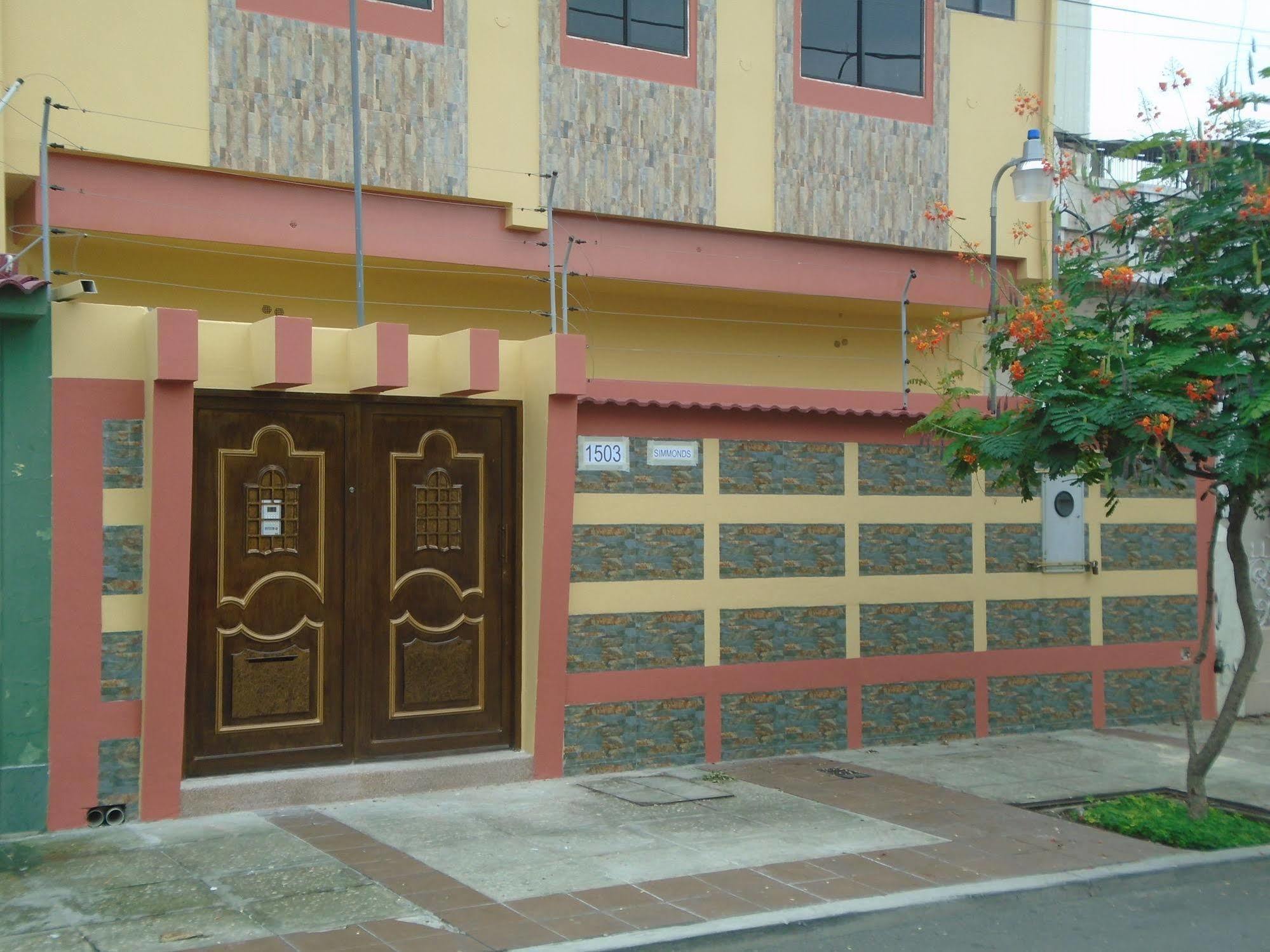 Simmonds Inn Guayaquil Bagian luar foto